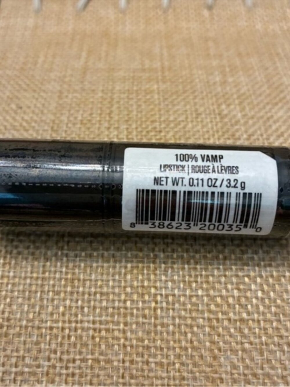 Makeup Revolution Lipstick – 100% Vamp - Picture 3 of 4
